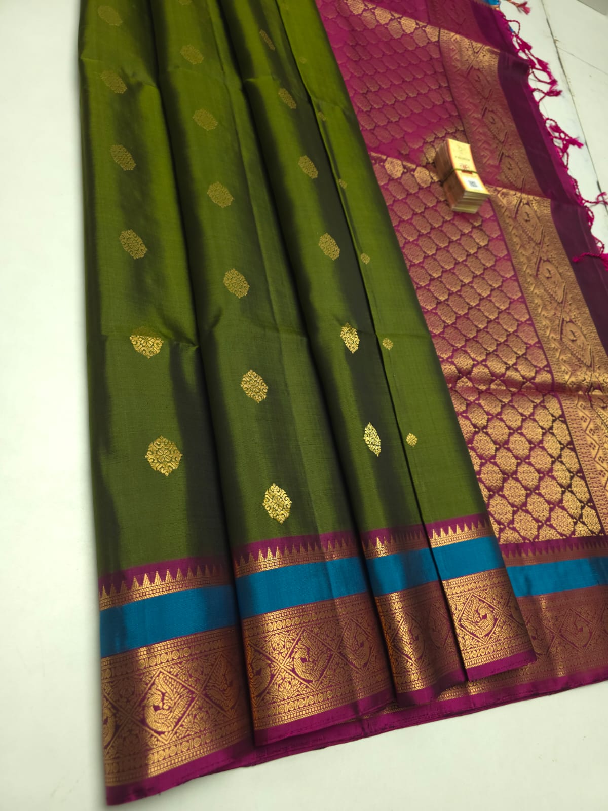 Handloom Silk Saree - Traditional Border - 1963