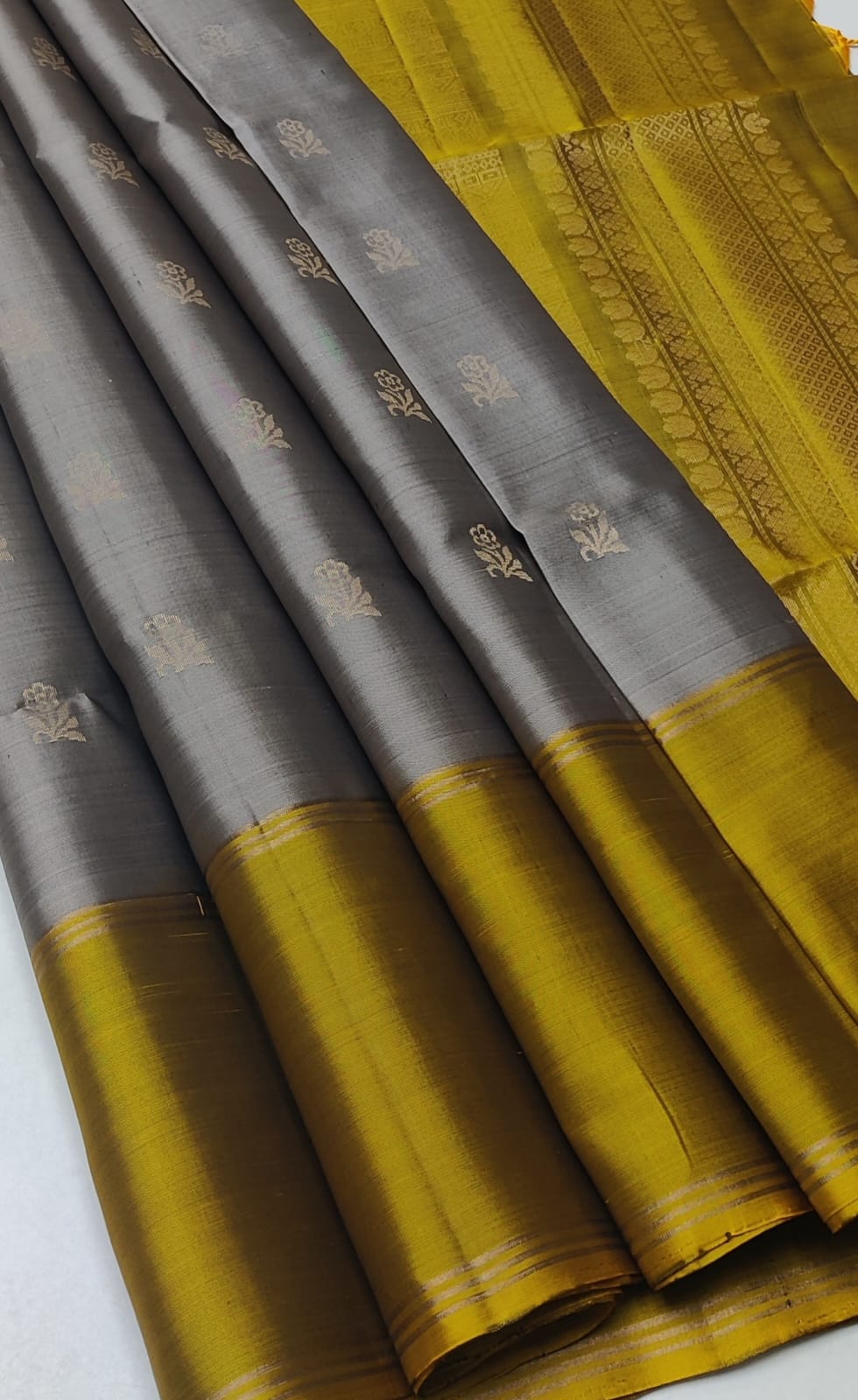 Handloom Silk Saree 210