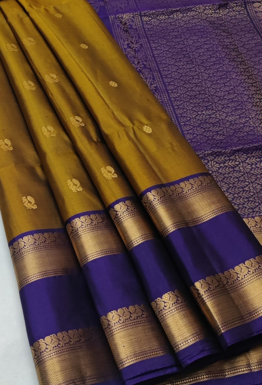 Handloom Silk Saree - Traditional Border - 1973