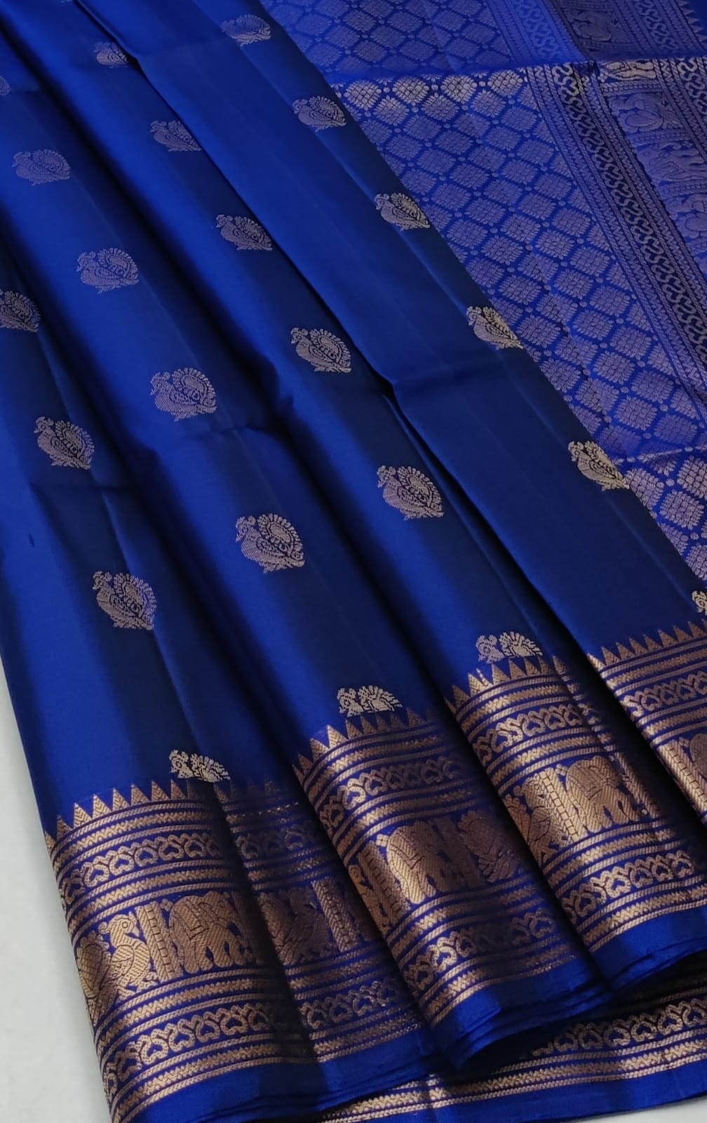 Handloom Silk Saree with Traditional Border - 2060